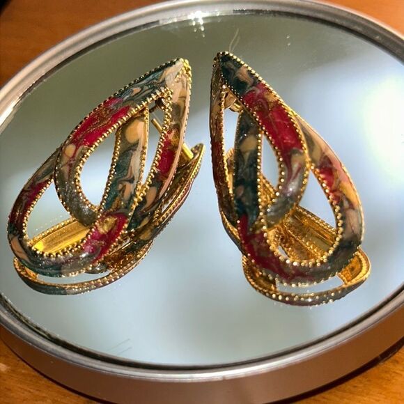 Vintage 80s double teardrop red, green & cream swirl paint gold post earrings - Picture 1 of 5